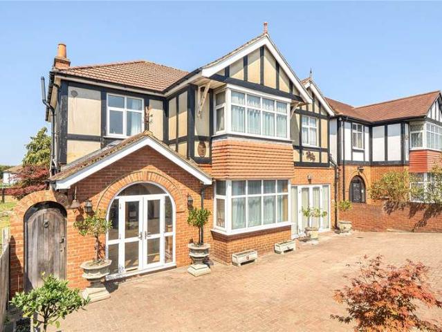 House for sale in Tolworth, Greater London