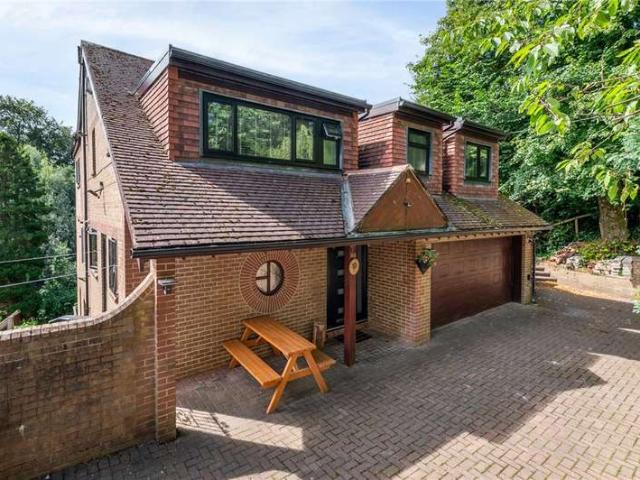 House for sale in Allerton, West Yorkshire