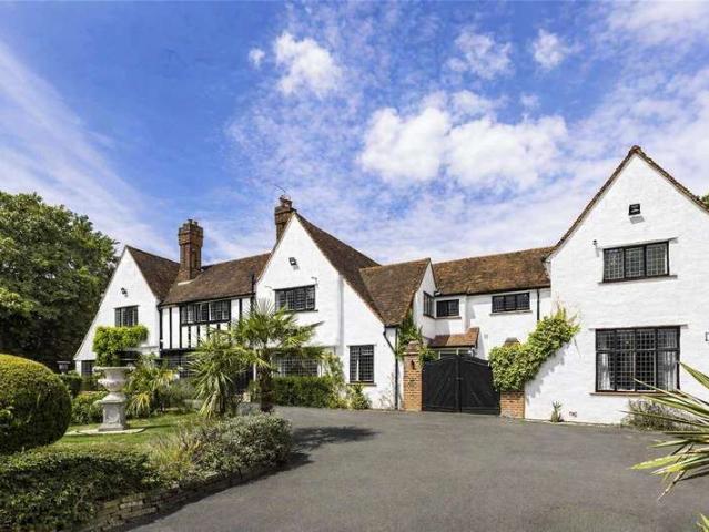 House for sale in Hadley Wood, Greater London