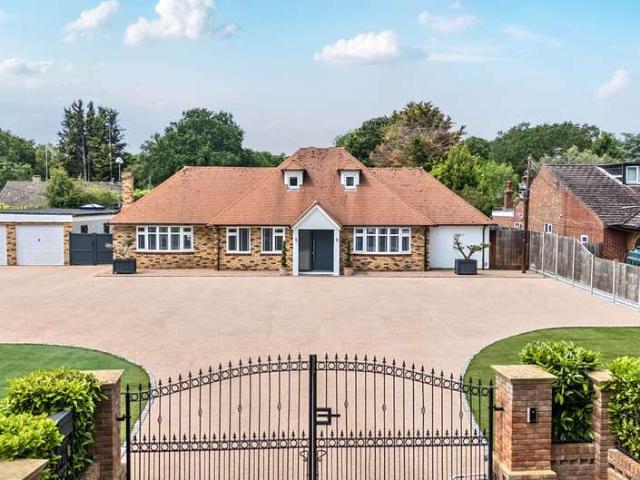 House for sale in Thorpe Green, Row Town