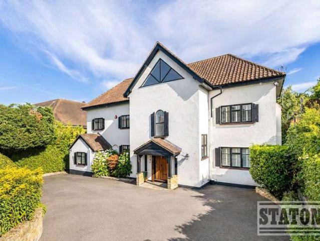 House for sale in Hadley Wood, Greater London