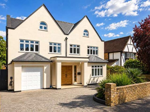 House for sale in Potters Bar, Hertfordshire
