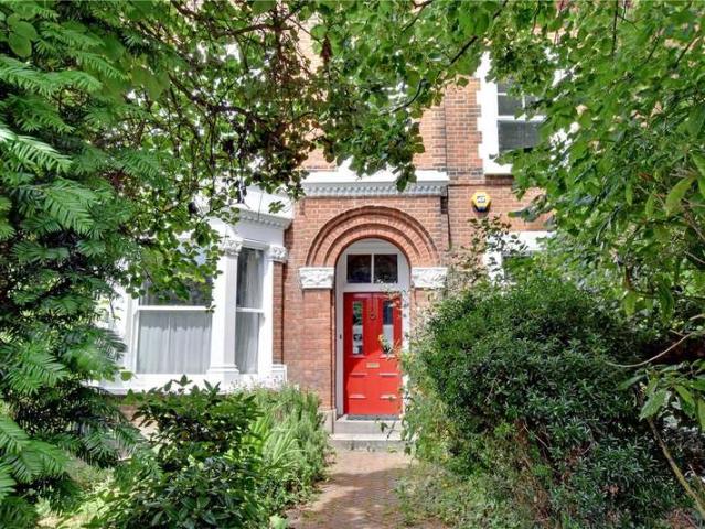 House for sale in East Greenwich, Greater London