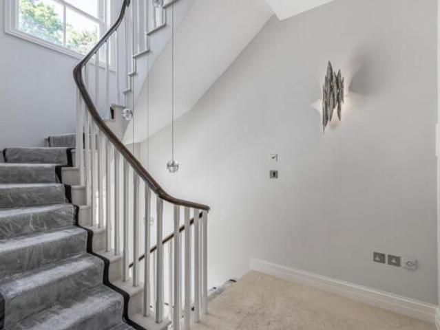 House for rent in Cat Hill, England