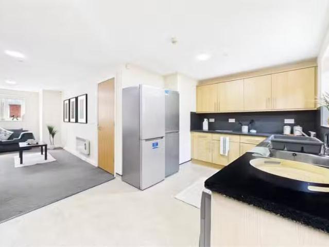 House for rent in Calderstones