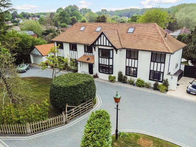 House for sale in Winkfield