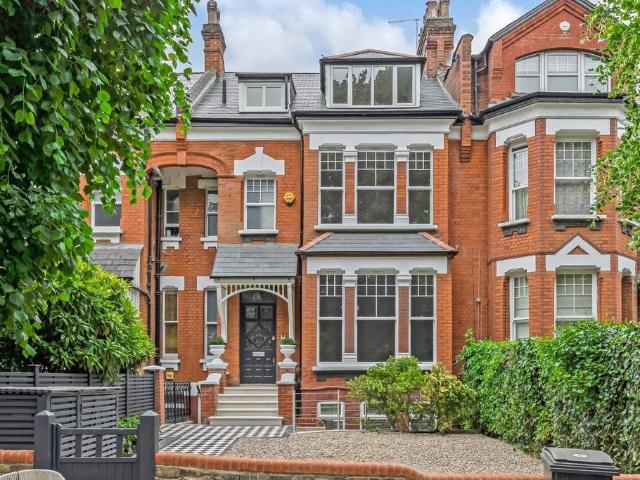 House for sale in Crouch End, Greater London