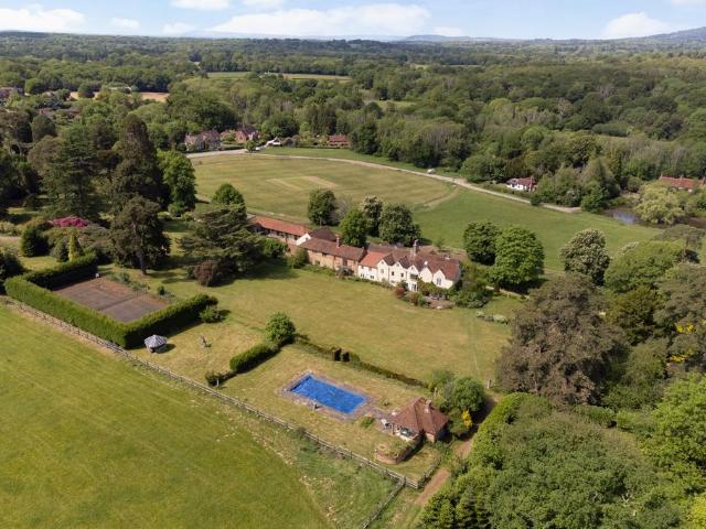 House for sale in Pachesham Park, Surrey