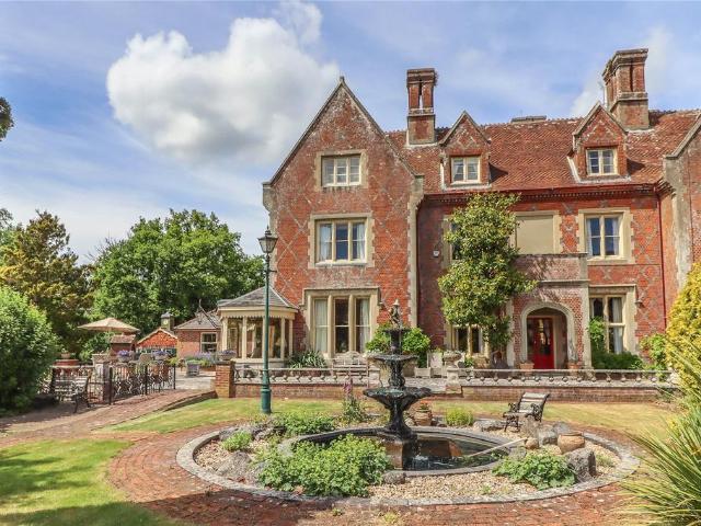 House for sale in Barton Stacey, Hampshire