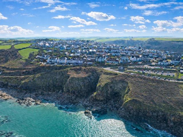 House for sale in Port Gaverne