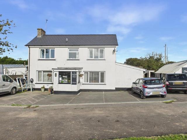 House for sale in Saundersfoot, Pembrokeshire