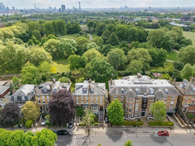 House for sale in Belsize Park, Cat Hill