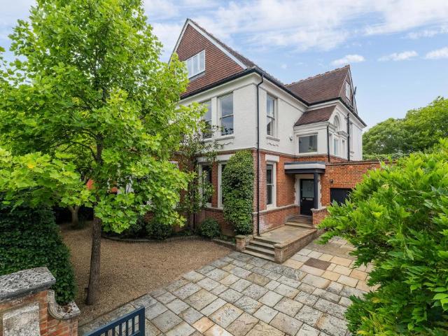 House for sale in Roehampton, Greater London