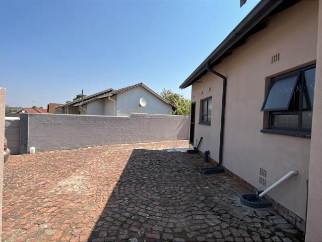 House for sale in Birchleigh North, Ekurhuleni