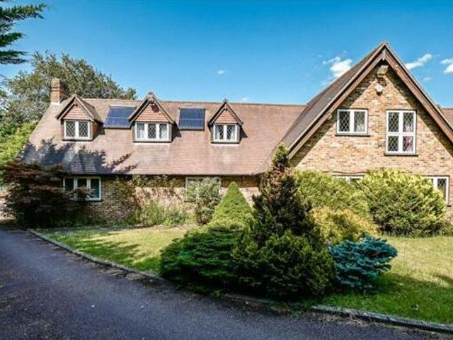 House for sale in Iver