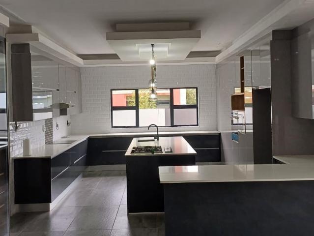 House for sale in Hartbeespoort Dam Nature Reserve, North West
