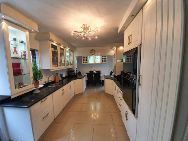 House for sale in Chatsworth, Kwazulu-natal