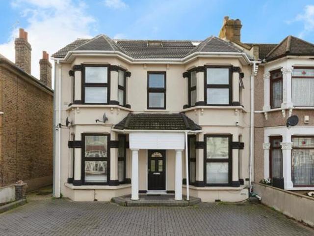 House for sale in Loxford, Seven Kings