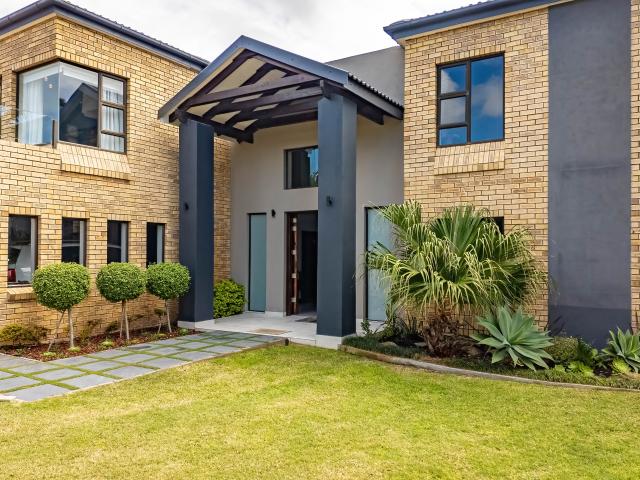 House for sale in Groot Brak Rivier, Western Cape