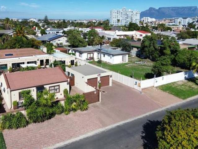 House for sale in Cape Town, Western Cape