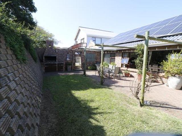 House for sale in Bushmans River Mouth, Eastern Cape