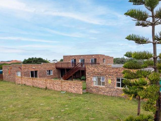 House for sale in Bushmans River Mouth, Eastern Cape