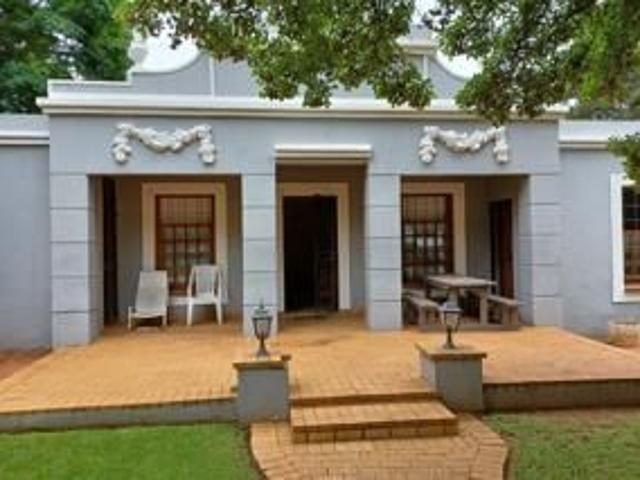 House for rent in Waterkloof, Gauteng