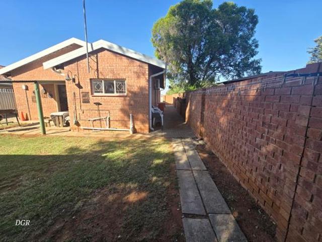 House for sale in Frances Baard, Northern Cape