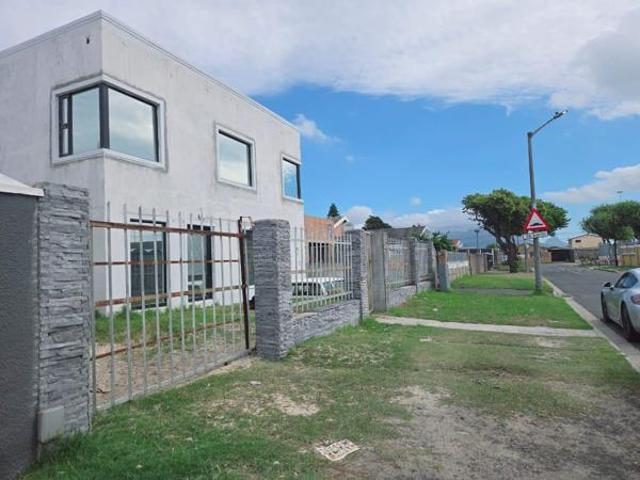 House for sale in Cape Town, Western Cape