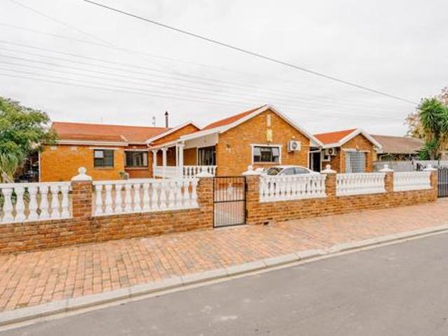 House for sale in Durbanville, Western Cape