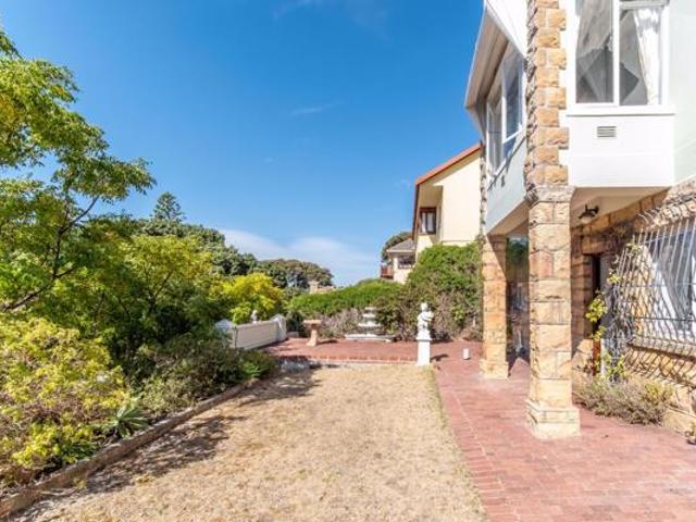 House for sale in Cape Town, Western Cape