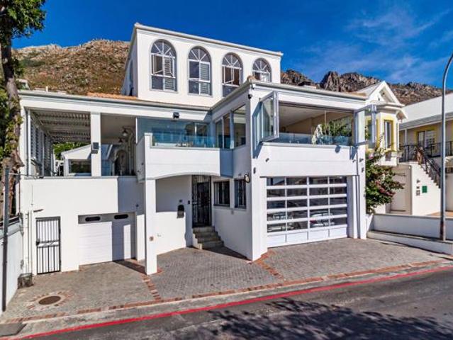 House for sale in Cape Town, Western Cape