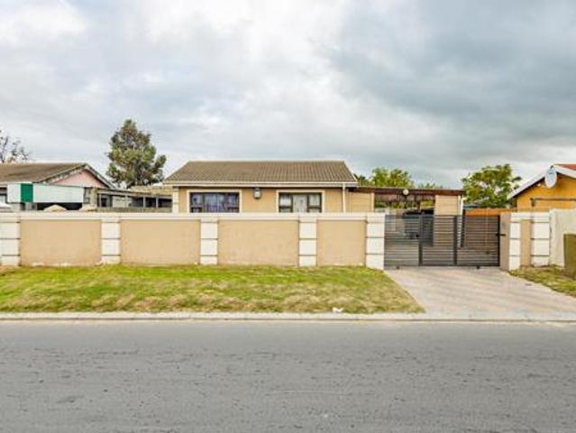 House for sale in Cape Town, Western Cape