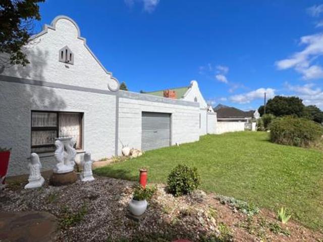House for sale in Kareedouw, Eastern Cape