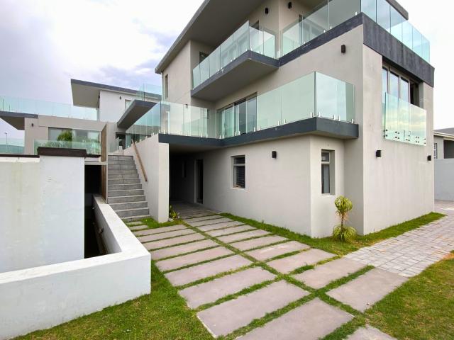 House for sale in Baardskeerdersbos, Western Cape
