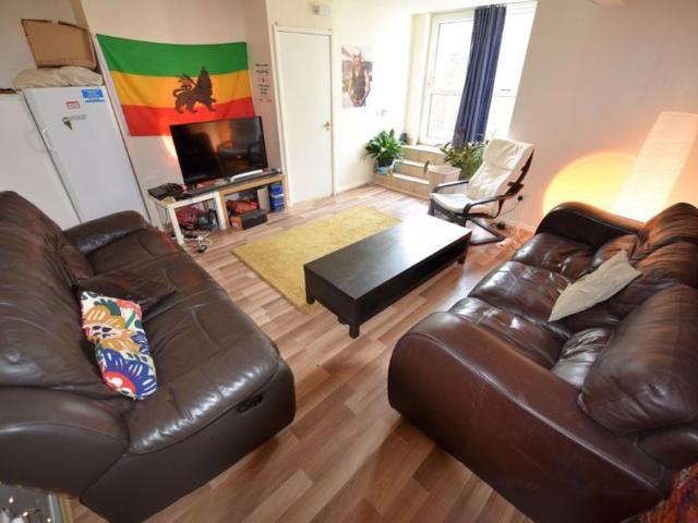 House for rent in Hyde Park, West Yorkshire