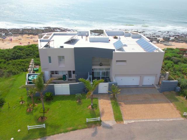 House for sale in Jeffreys Bay, Kouga Local Municipality
