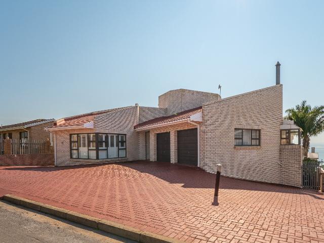 House for sale in Jeffreys Bay, Kouga Local Municipality