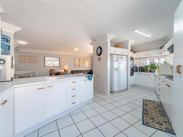 House for sale in Jeffreys Bay, Kouga Local Municipality