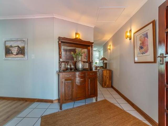 House for sale in Jeffreys Bay, Kouga Local Municipality