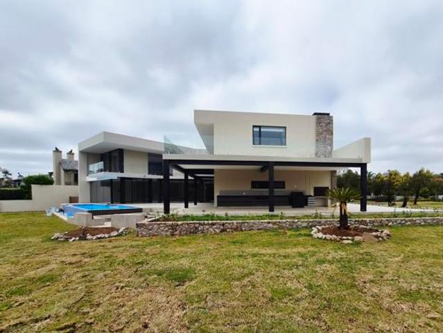 House for rent in Waterkloof, Gauteng