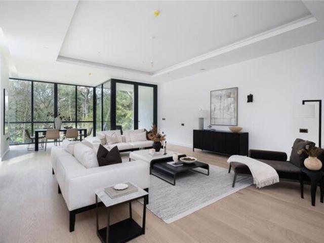 House for sale in Greater London