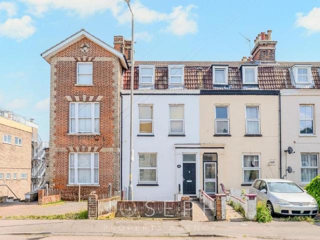 House for sale in Dale Hill, Essex
