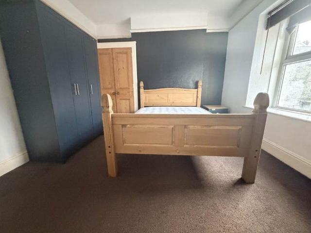 Room for rent in Waun Fawr, Wales