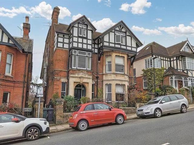 House for sale in Oakfield, Ryde