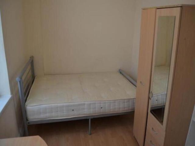 Room for rent in Roath, Wales