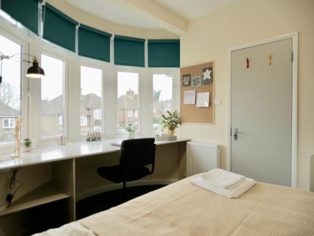 Room for rent in BN1 9JR, Brighton