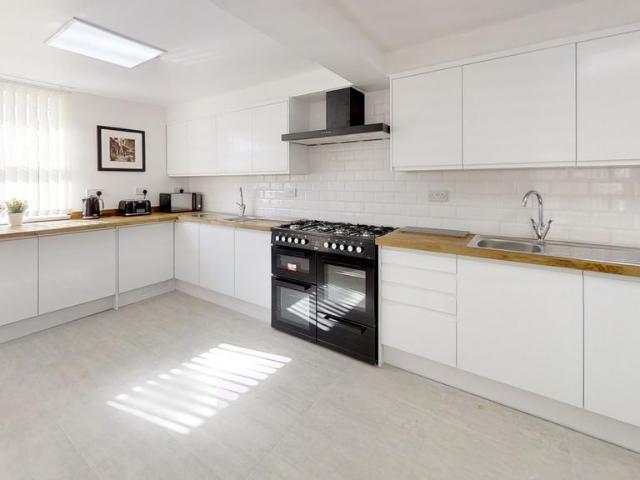Room for rent in Strood