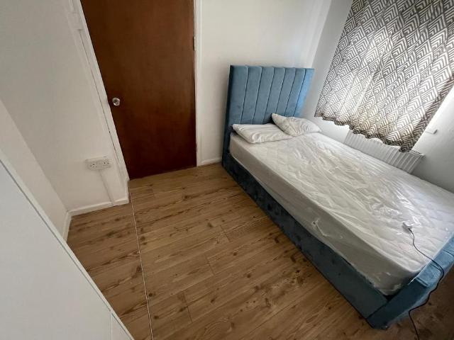 Room for rent in Well Hall, Greater London