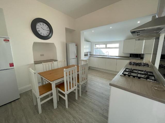 Room for rent in St.Judes, Mount Wise